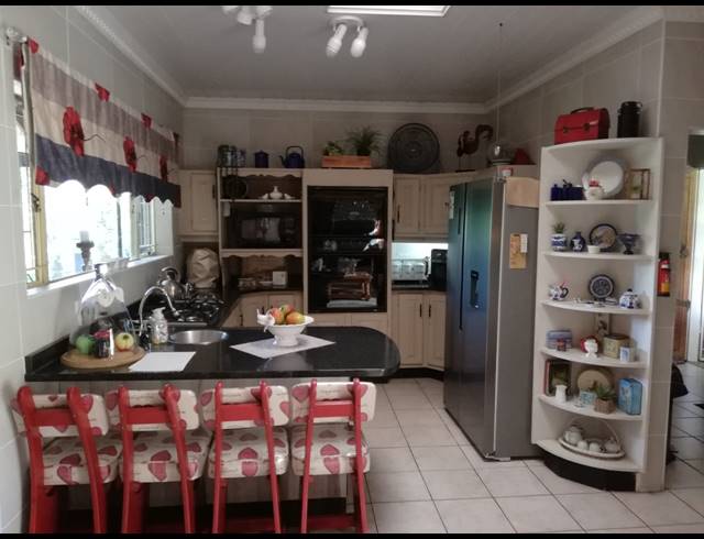 5 BEDROOM HOUSE FOR SALE IN FALCON RIDGE